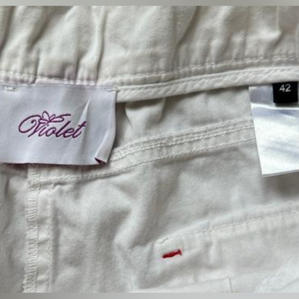 Shorts - Picture 3 of 3